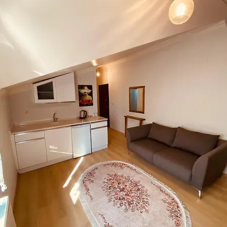 Flora Stone House Bed & Breakfast Uchisar