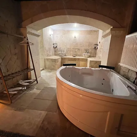Flora Stone House Bed & Breakfast