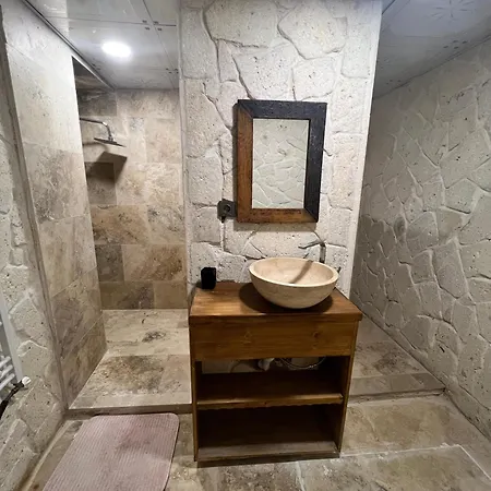 Flora Stone House Bed & Breakfast