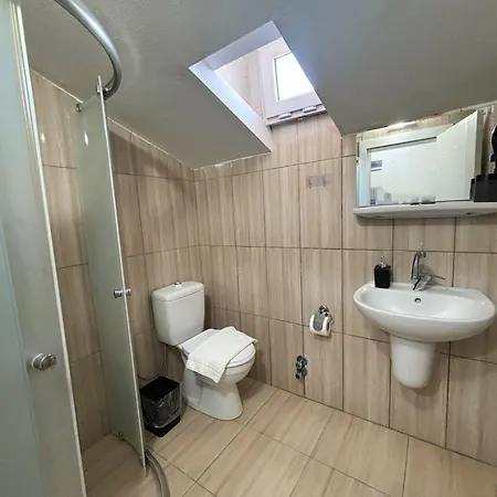 Flora Stone House Alojamento de Acomodação e Pequeno-almoço Üçhisar
